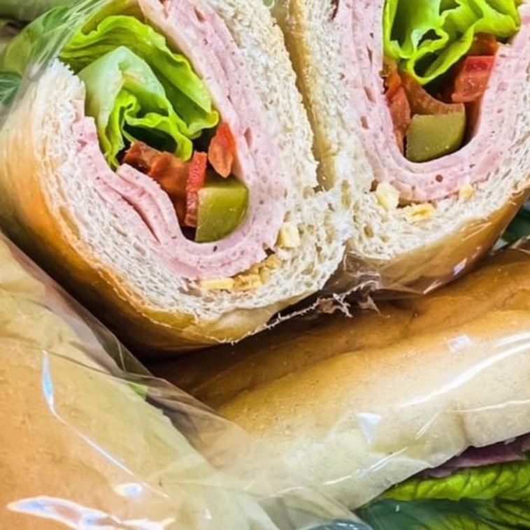 ساندویچ سرد کالباس قارچ و گوشت اوریال